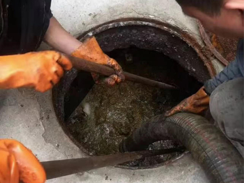 颍上清理化粪池时如何避免沼气的危害?